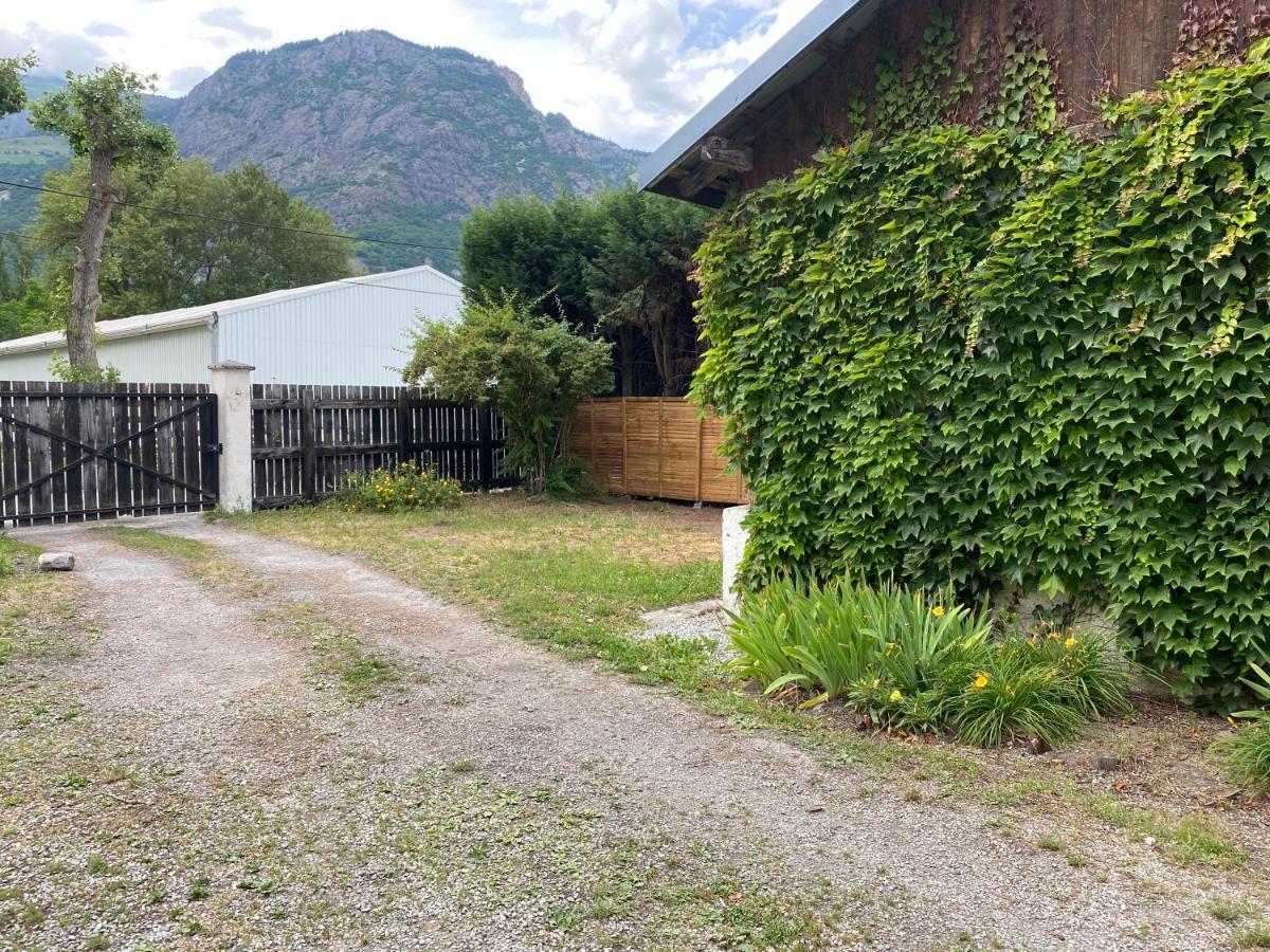 Villa Black Rok Saint-Jean-de-Maurienne Exterior photo